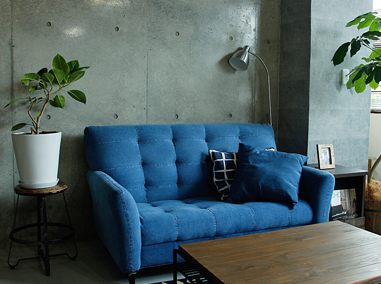 デニムソファを主体としたカジュアルテイストのリビングコーディネート 家具 インテリア通販 Kirario キラリオ