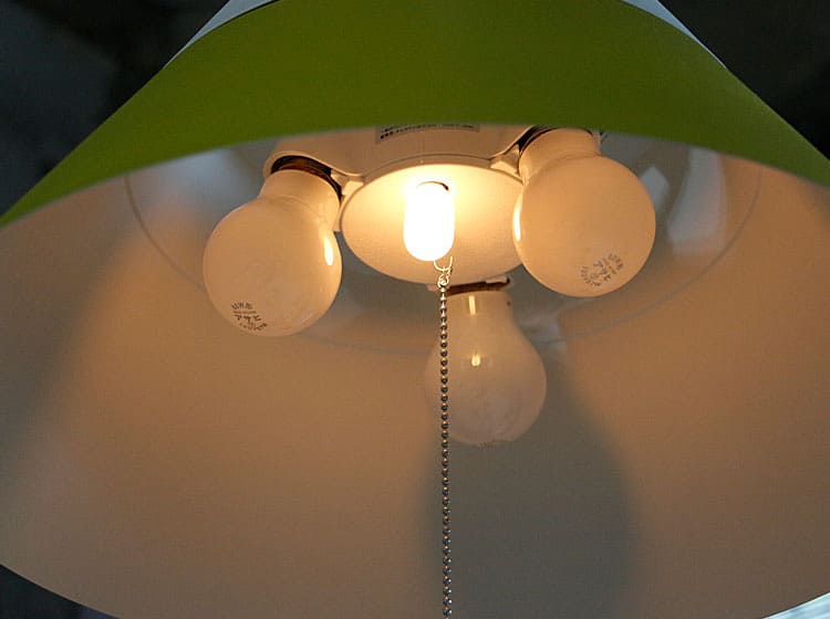 北欧テイストの天井照明 LAMP by 2TONE 3BULB PENDANT｜北欧