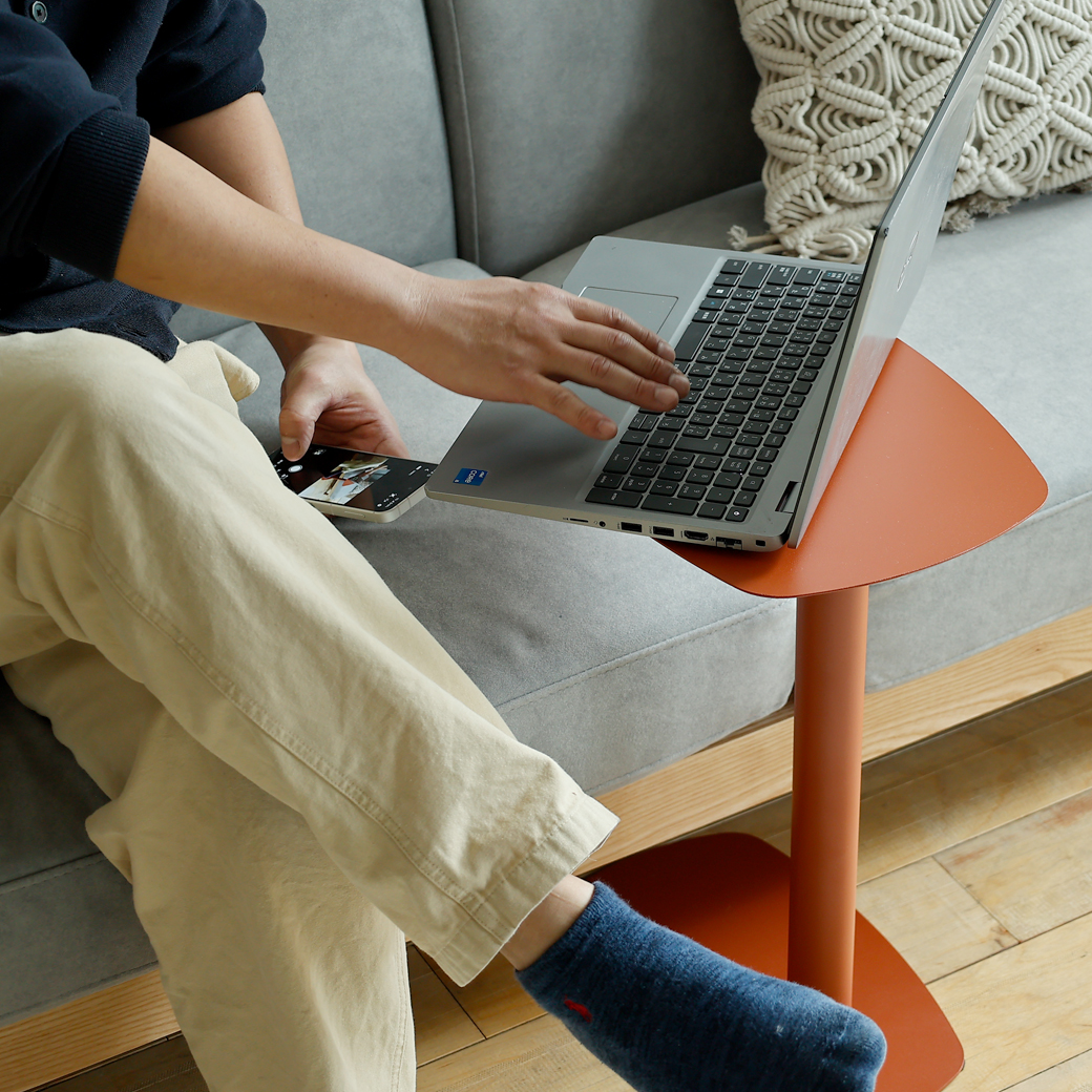 サイドテーブル　arcre（アークレ）