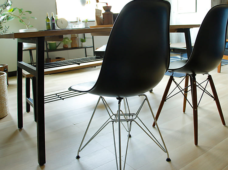 R2XY0118a Vitra Eames イームズ サイドシェルチェア